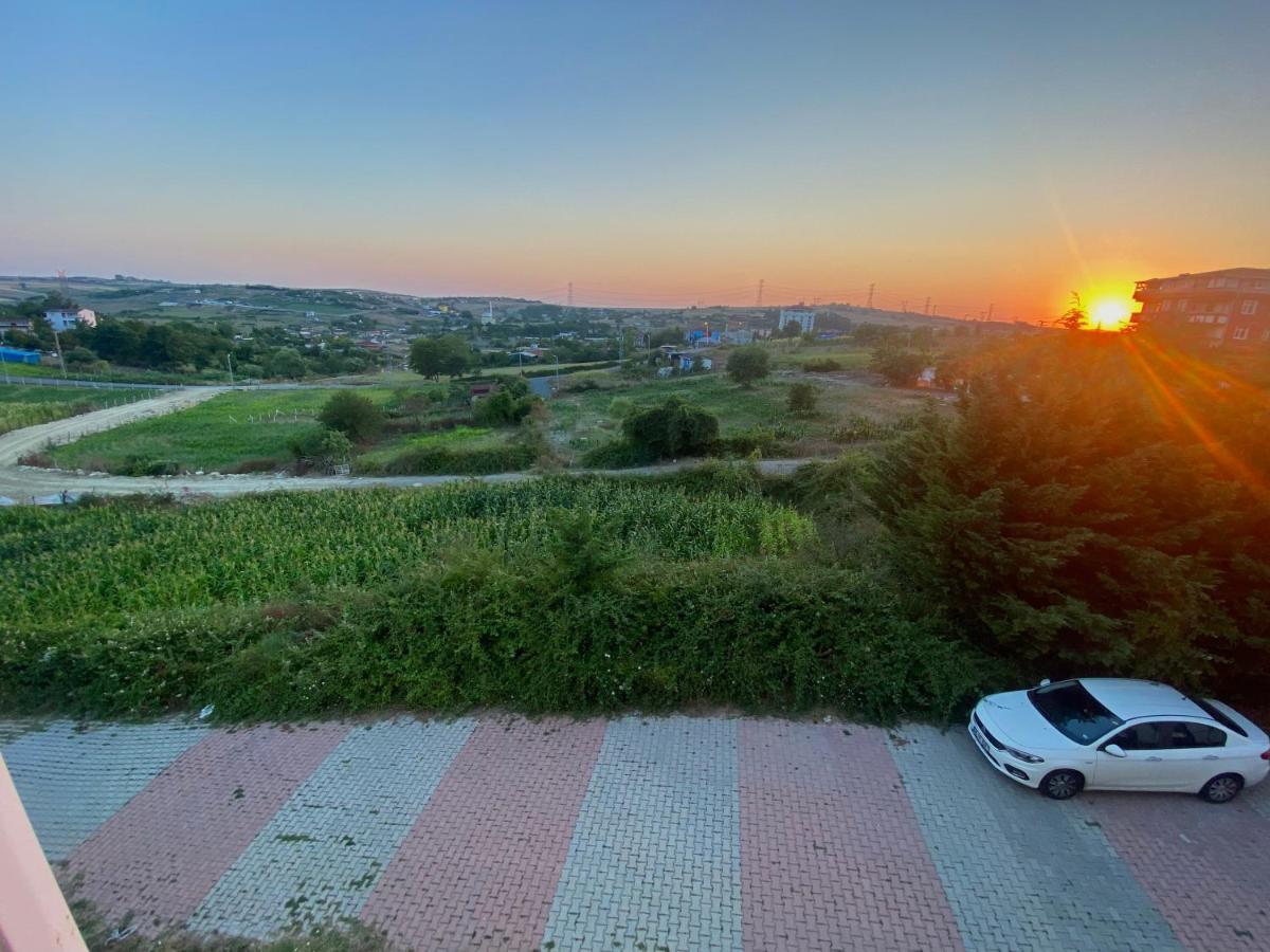 Cozy House Near The Airport Apartamento Arnavutkoy Exterior foto